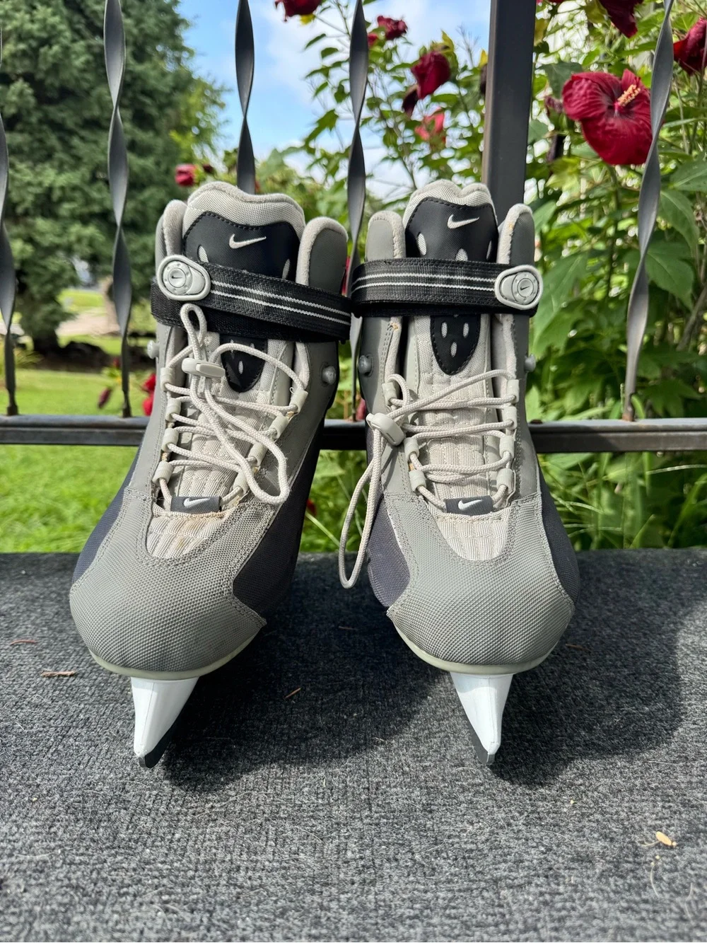 Nike Flexposite Men’s Black and Gray Ice Hockey Skates Size 12